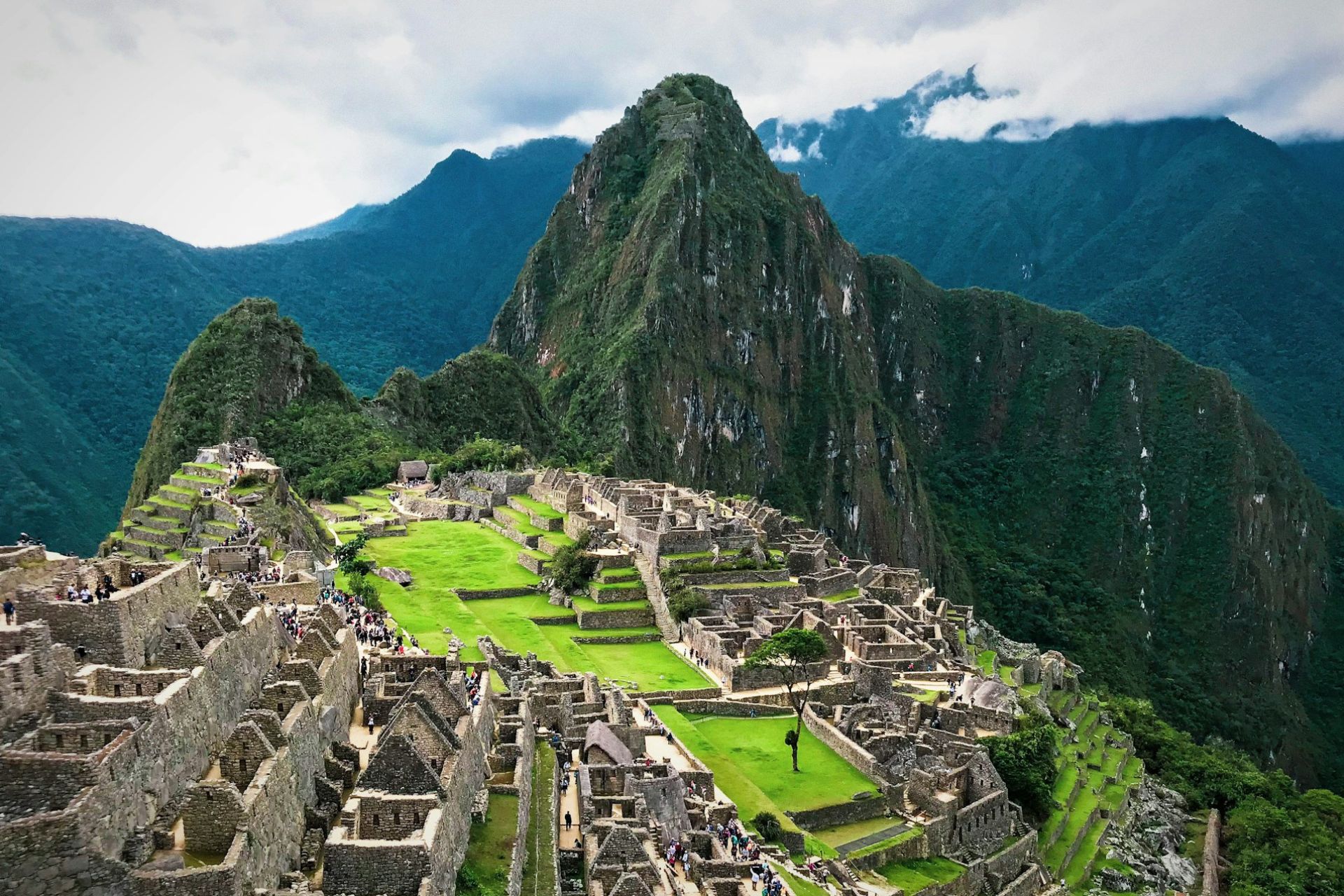 The hills and ruins of Macchu Picchu