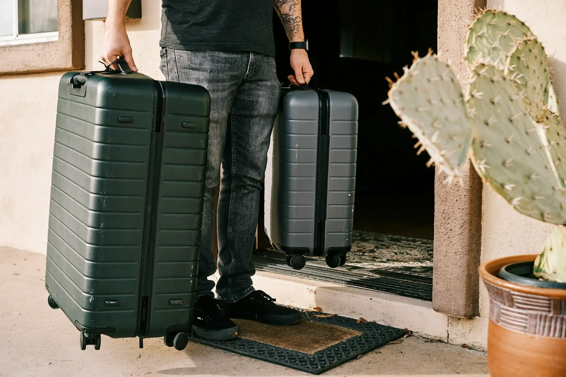 10 Ways to Make Your Suitcase Lighter By 15 Pounds!